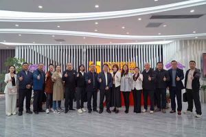 热烈欢迎新疆喀什人社局一行领导莅临开云（中国）集团指导